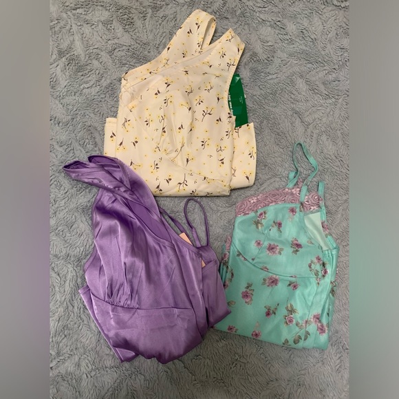 Bundle of 3 dresses - Picture 1 of 4